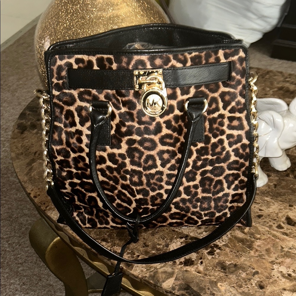 Michael Kors Leopard Print Shoulder Bag Authentic cute big purse